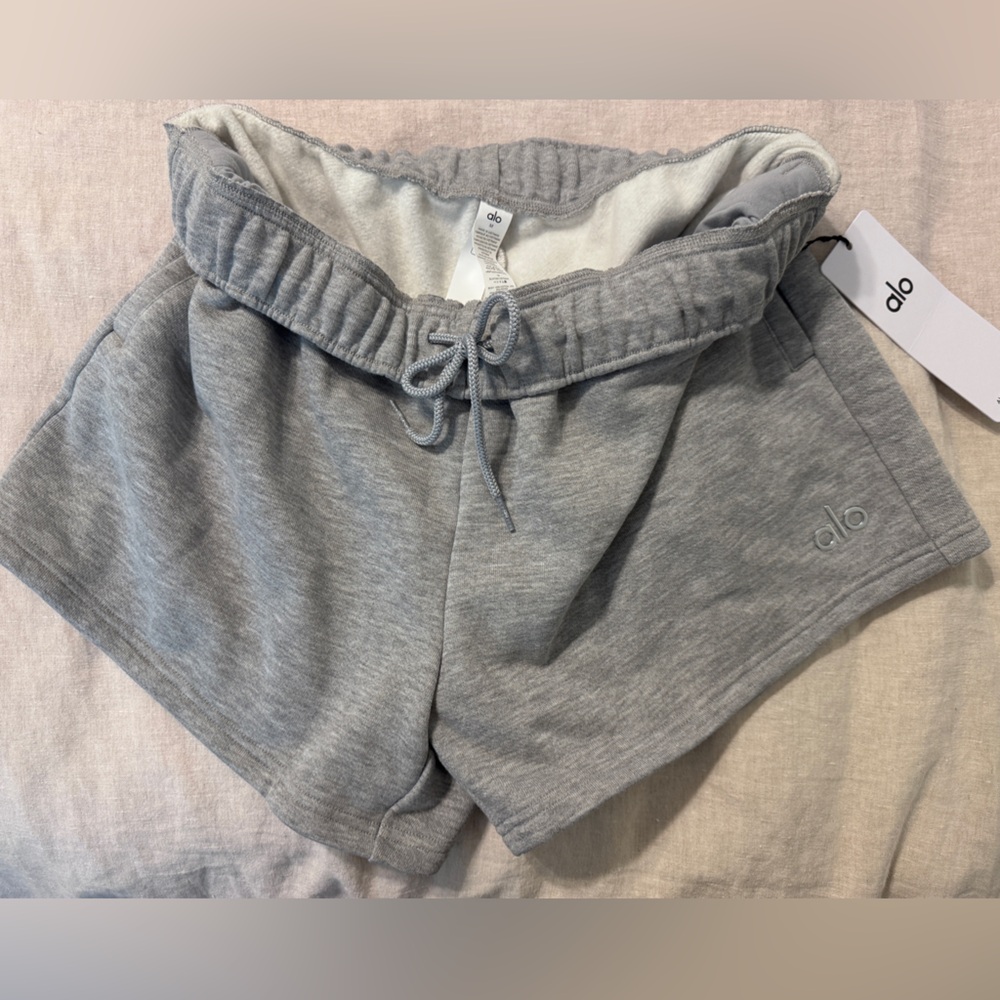 ALO Yoga Women's Athletic Gray Shorts medium accolade